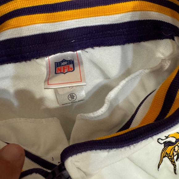 NFL Minnesota Vikings Men’s zip up sweater size XL white purple and gold - Picture 3 of 9